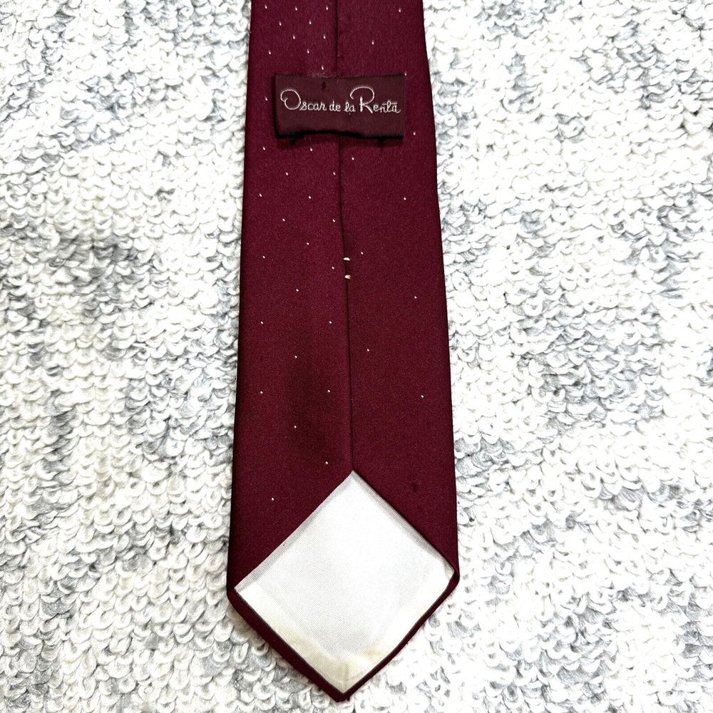 Oscar de‎ la Renta Tie Men's Silk Necktie Navy Burgundy Geometric 3"x 57"